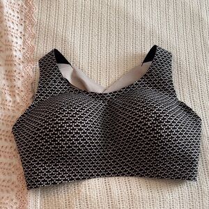 Lululemon Athletica Black and Cream Patterned Sports Bra